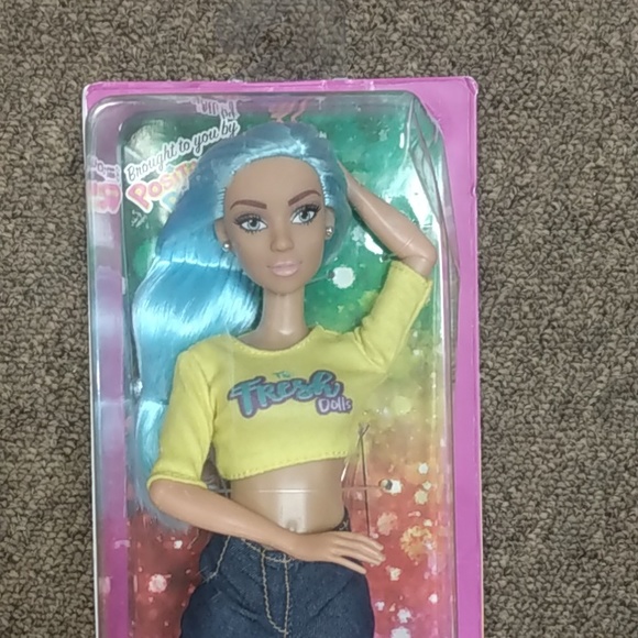 The Fresh Dolls Vivid Collection - Picture 2 of 2